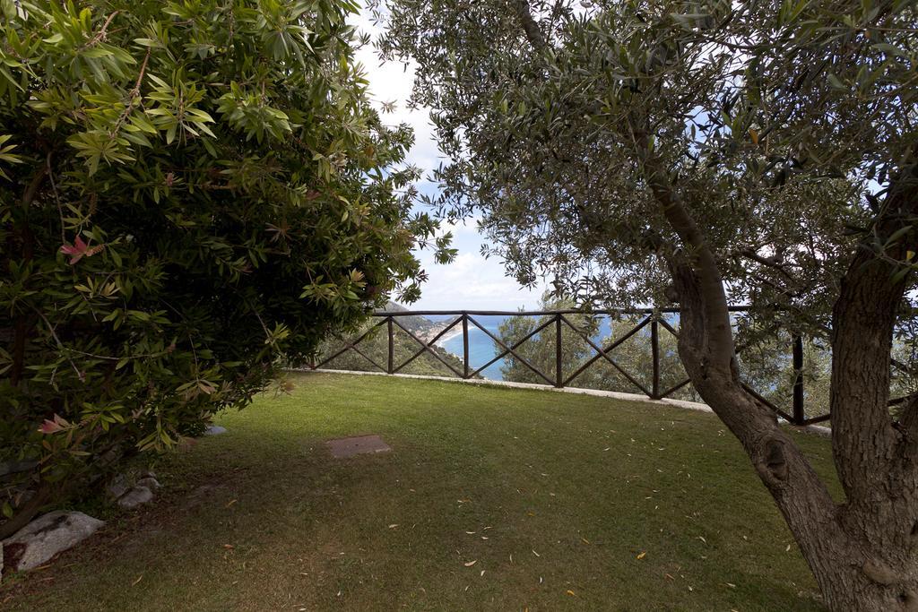 Villa Degli Ulivi B&B Finale Ligure Exterior photo