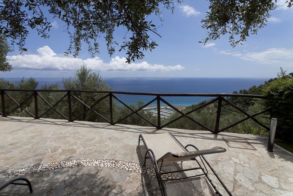 Villa Degli Ulivi B&B Finale Ligure Exterior photo