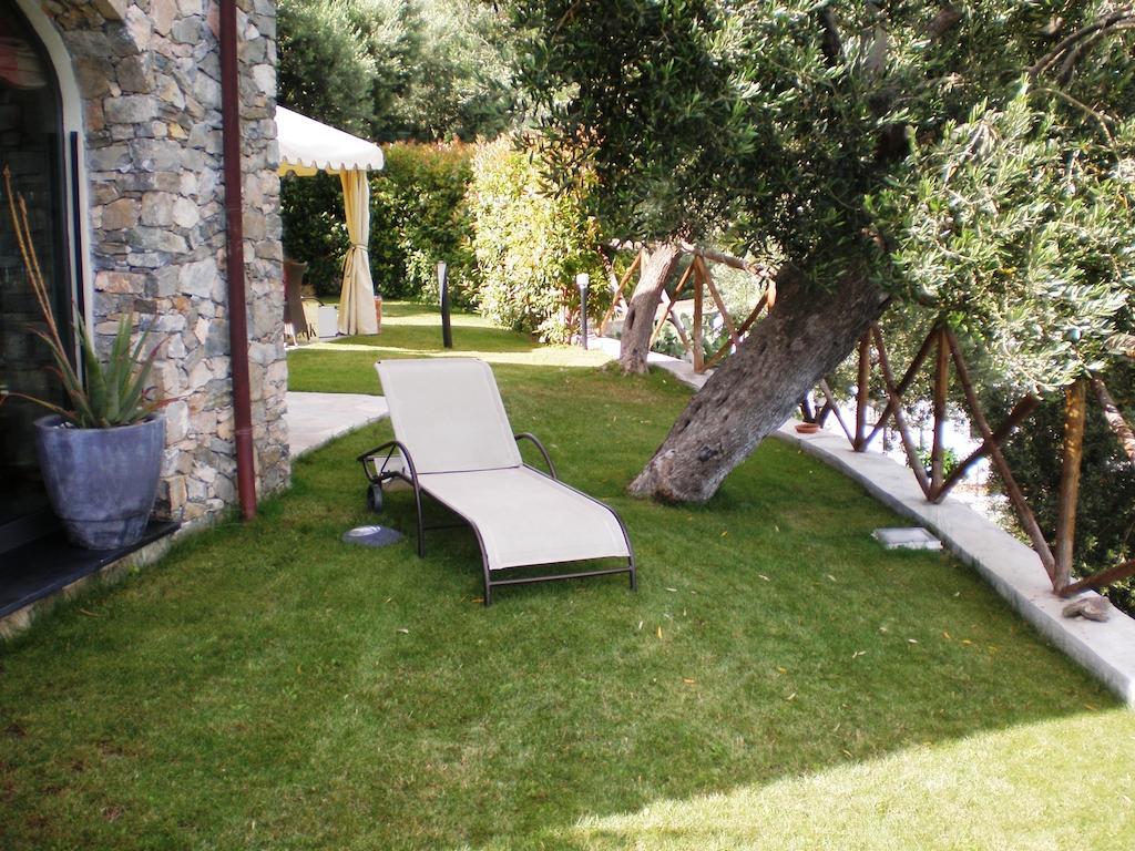 Villa Degli Ulivi B&B Finale Ligure Exterior photo