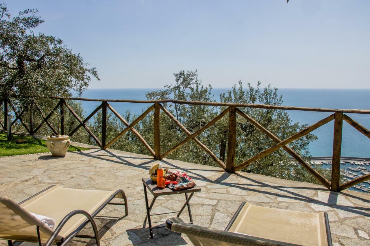 Villa Degli Ulivi B&B Finale Ligure Exterior photo