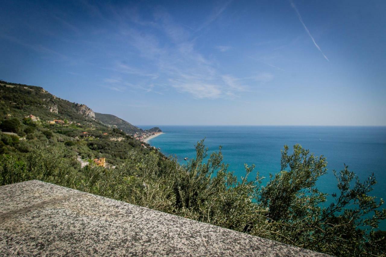 Villa Degli Ulivi B&B Finale Ligure Exterior photo